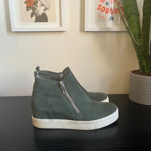 Steven Madden Wedgie Suede - Green/Olive - Size 10 - EUC - Picture 1 of 9